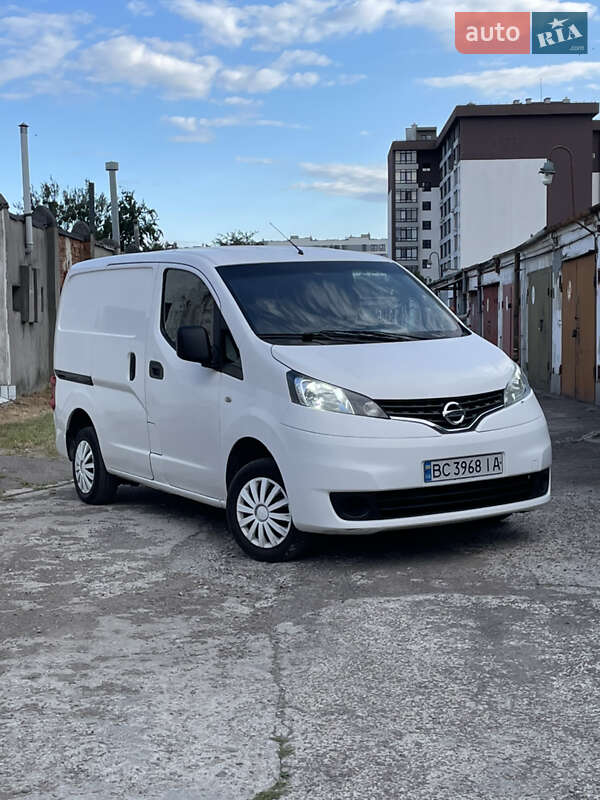 Грузовой фургон Nissan NV200 2016 в Львове