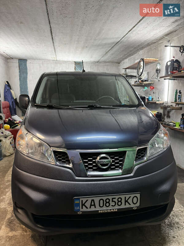 Вантажний фургон Nissan NV200 2017 в Києві