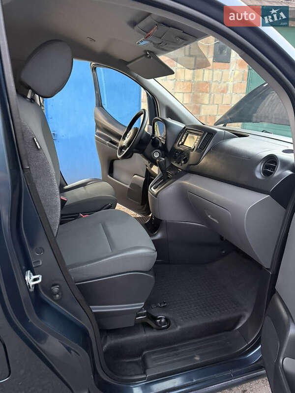 Вантажний фургон Nissan NV200 2017 в Києві