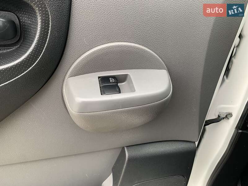 Мінівен Nissan NV200 2015 в Одесі