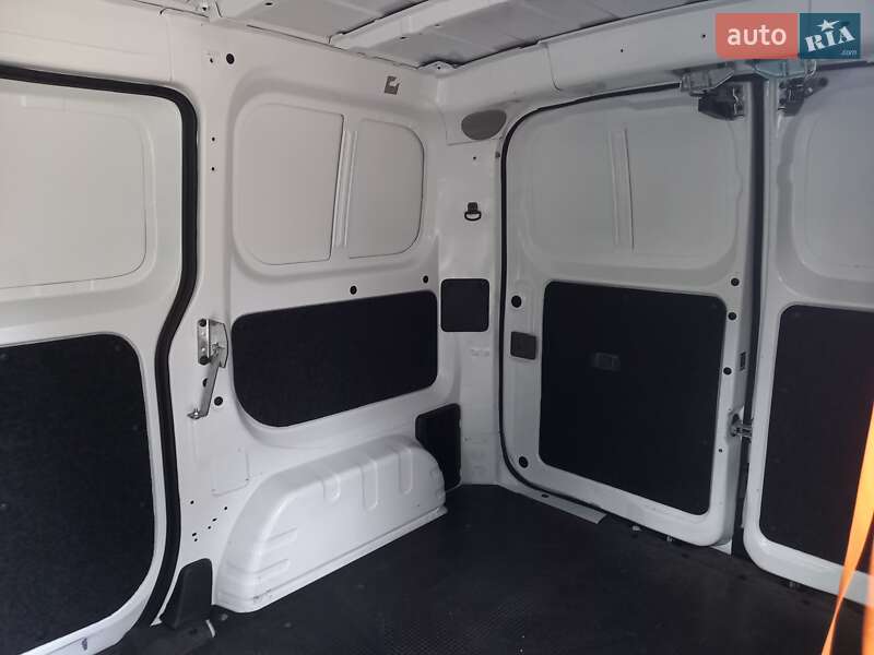 Вантажний фургон Nissan NV200 2020 в Чорноморську