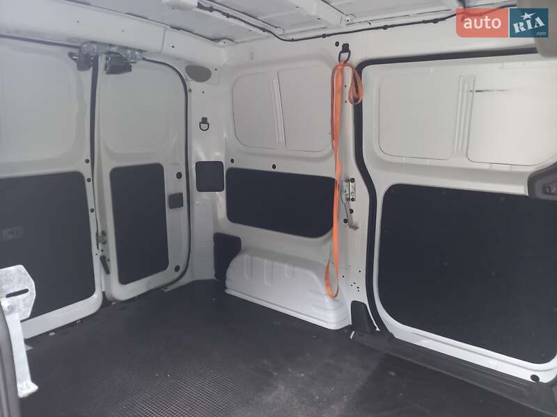 Вантажний фургон Nissan NV200 2020 в Чорноморську