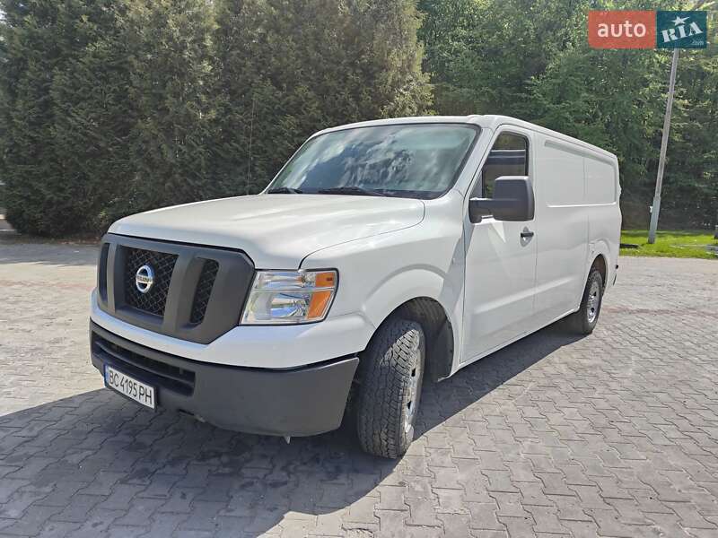Грузовой фургон Nissan NV2500 2017 в Львове