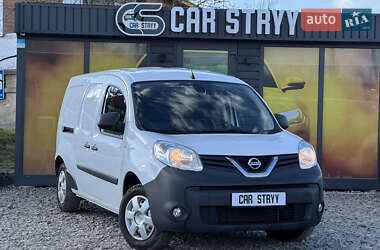 Вантажний фургон Nissan NV250 2020 в Стрию