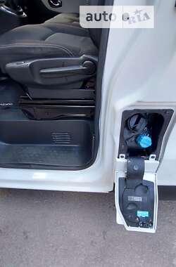 Грузовой фургон Nissan NV300 2019 в 