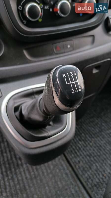 Вантажний фургон Nissan NV300 2019 в Харкові