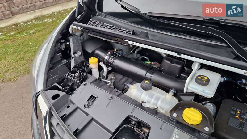 Вантажний фургон Nissan NV300 2019 в Харкові