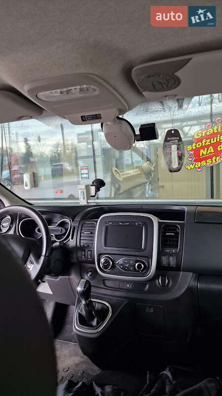 Мінівен Nissan NV300 2020 в Чернівцях