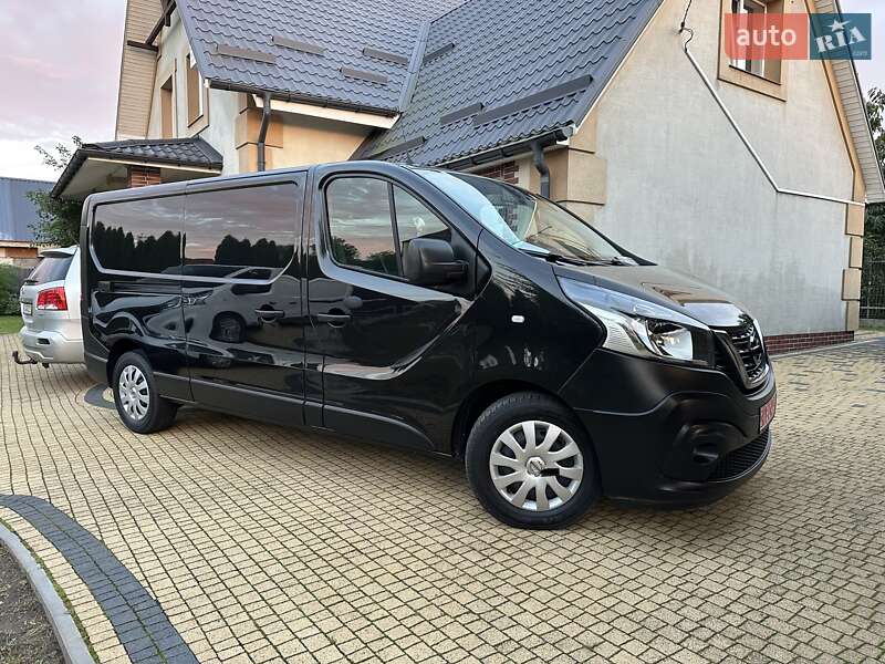 Nissan NV300 2021