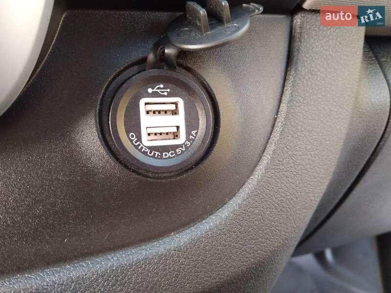 Мінівен Nissan NV300 2017 в Володимирі