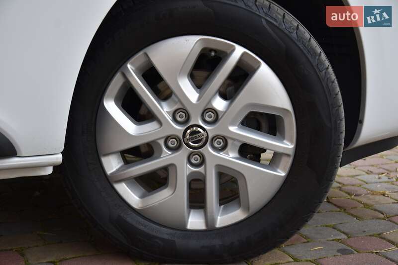 Вантажний фургон Nissan NV300 2021 в Львові