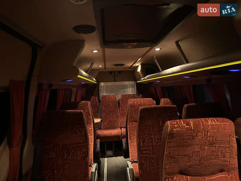 Туристический / Междугородний автобус Nissan NV400 2013 в Киеве