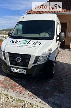 Вантажний фургон Nissan NV400 2016 в Бережанах