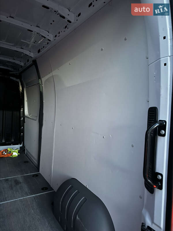 Вантажний фургон Nissan NV400 2020 в Луцьку