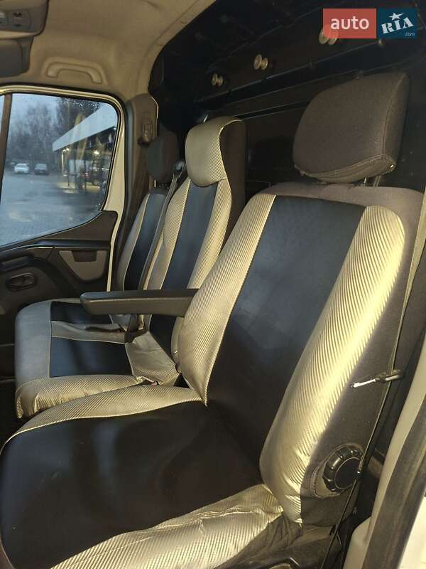 Вантажний фургон Nissan NV400 2016 в Лубнах