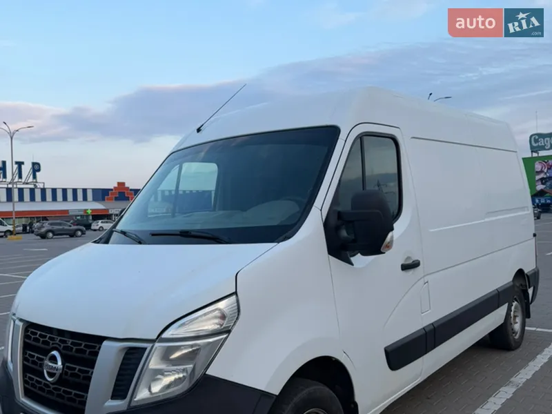 Nissan NV400