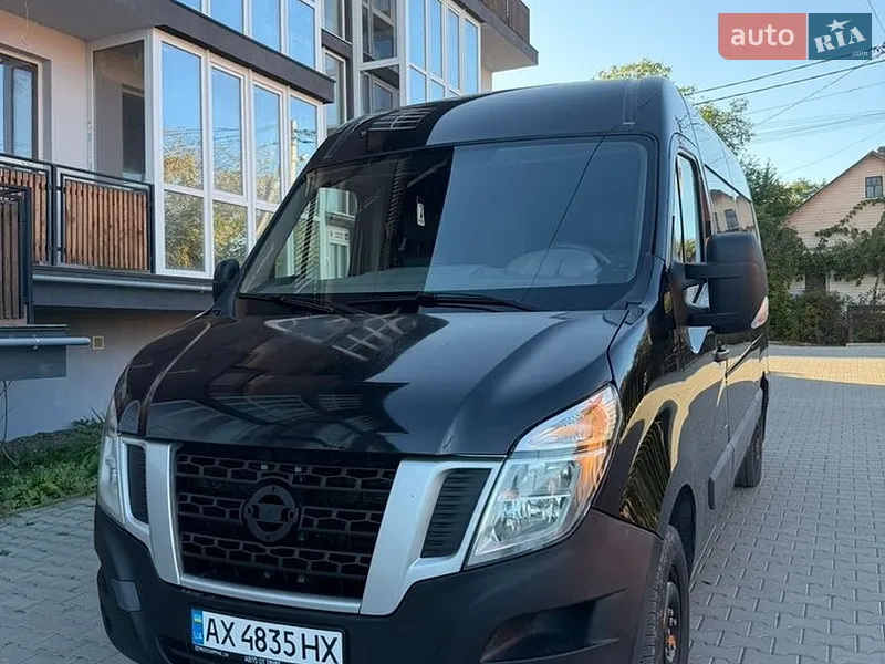 Nissan NV400