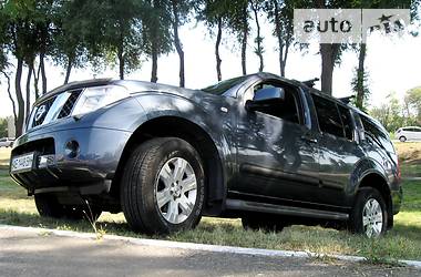 Внедорожник / Кроссовер Nissan Pathfinder 2006 в Днепре