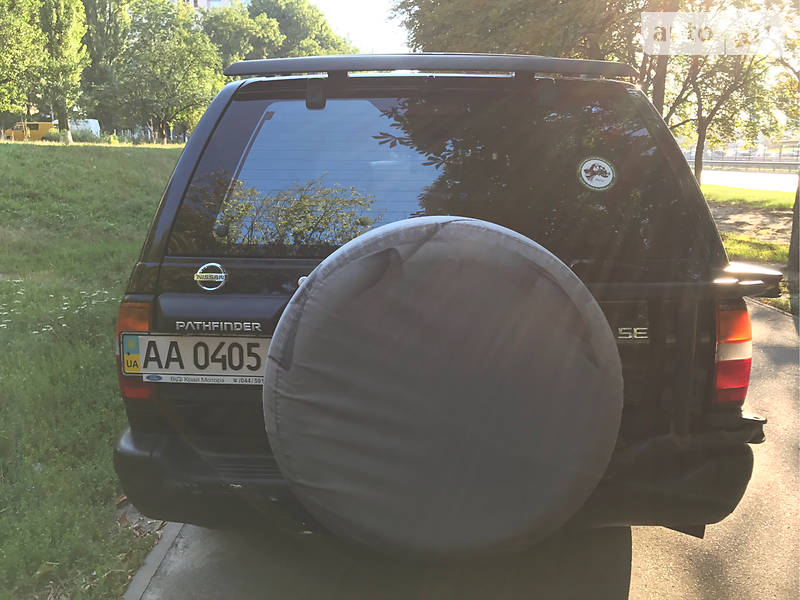 Внедорожник / Кроссовер Nissan Pathfinder 1997 в Киеве