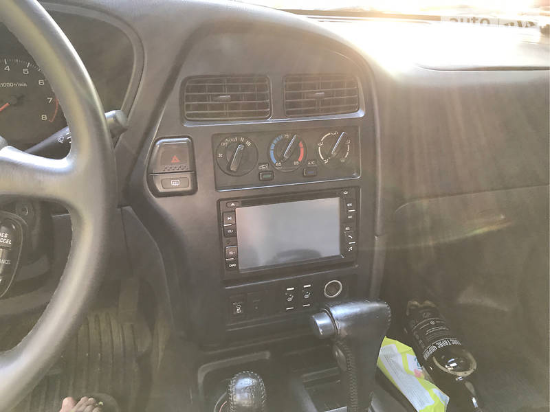 Внедорожник / Кроссовер Nissan Pathfinder 1997 в Киеве