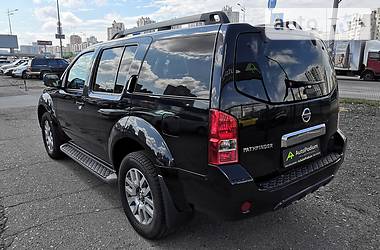 Позашляховик / Кросовер Nissan Pathfinder 2012 в 