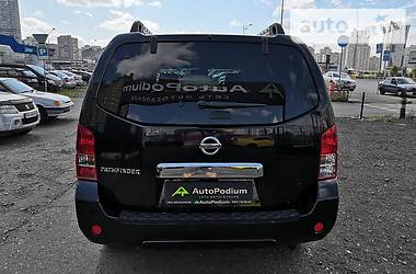 Позашляховик / Кросовер Nissan Pathfinder 2012 в 