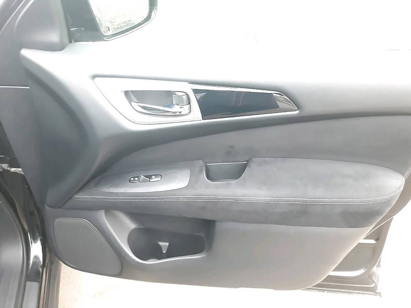 Позашляховик / Кросовер Nissan Pathfinder 2015 в Києві фото 16 Позашляховик / Кросовер Nissan Pathfinder 2015 в Києві