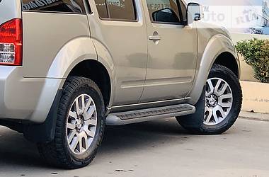 Позашляховик / Кросовер Nissan Pathfinder 2012 в 