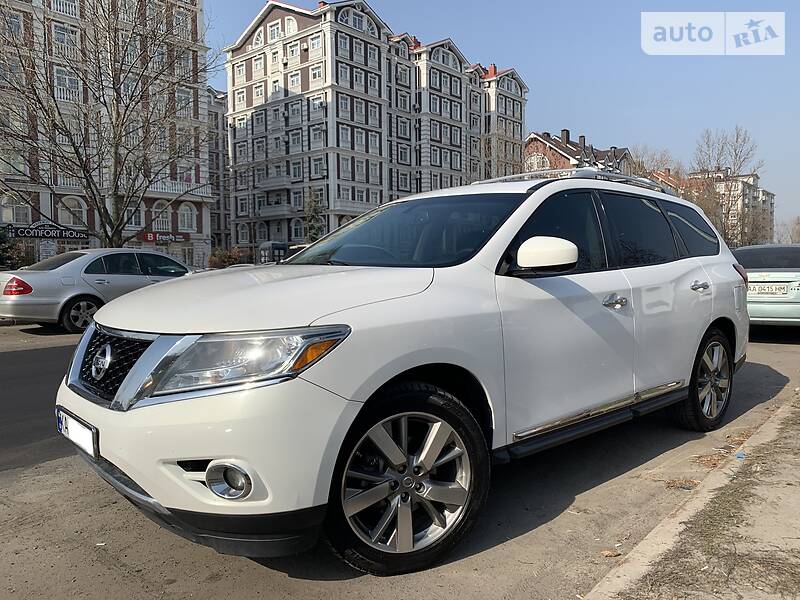 Позашляховик / Кросовер Nissan Pathfinder 2013 в 