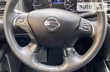 Позашляховик / Кросовер Nissan Pathfinder 2017 в Чернівцях