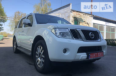 Внедорожник / Кроссовер Nissan Pathfinder 2010 в Радивилове