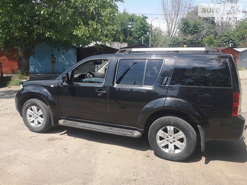 Позашляховик / Кросовер Nissan Pathfinder 2006 в Запоріжжі фото 10 Позашляховик / Кросовер Nissan Pathfinder 2006 в Запоріжжі