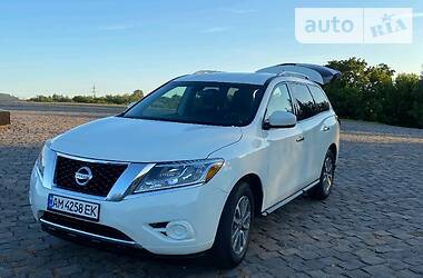 Внедорожник / Кроссовер Nissan Pathfinder 2016 в Житомире