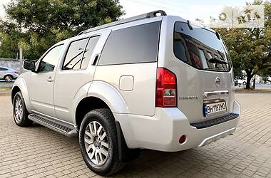 Позашляховик / Кросовер Nissan Pathfinder 2013 в 