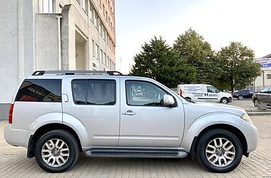 Позашляховик / Кросовер Nissan Pathfinder 2013 в 