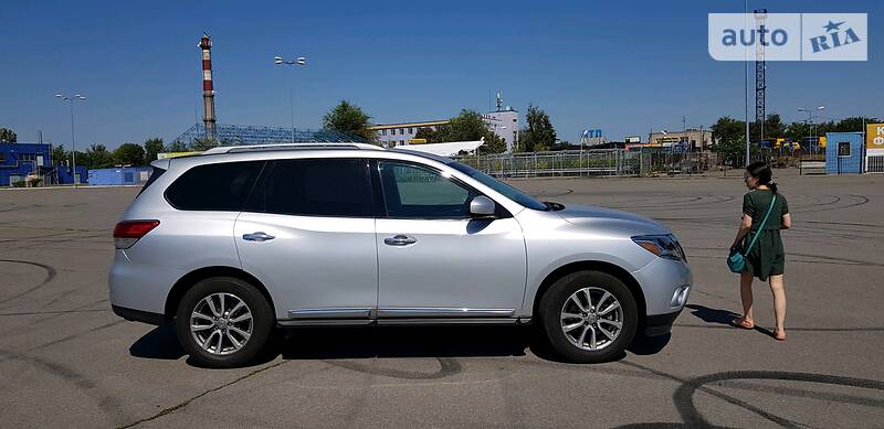 Позашляховик / Кросовер Nissan Pathfinder 2016 в Дніпрі