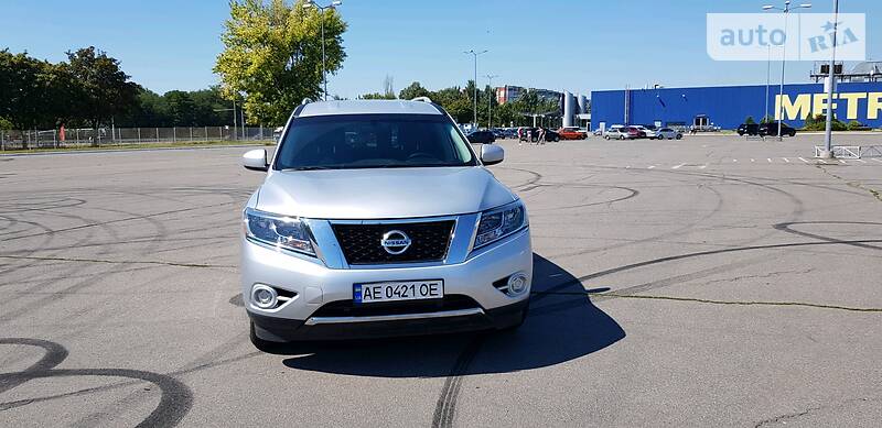 Позашляховик / Кросовер Nissan Pathfinder 2016 в Дніпрі