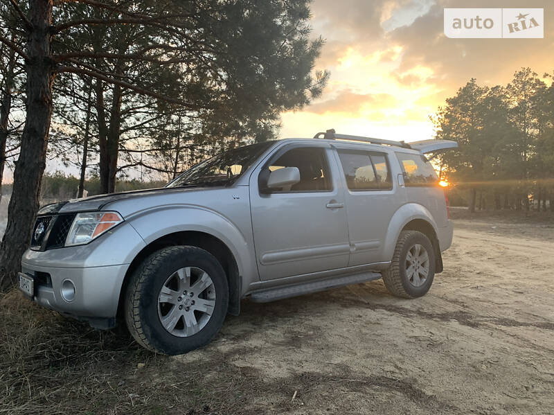 Внедорожник / Кроссовер Nissan Pathfinder 2006 в Херсоне