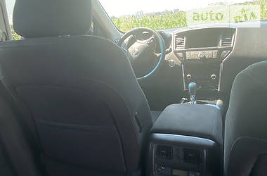 Внедорожник / Кроссовер Nissan Pathfinder 2015 в Чернигове