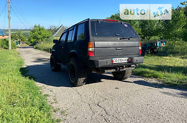 Внедорожник / Кроссовер Nissan Pathfinder 1995 в Каневе