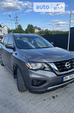 Позашляховик / Кросовер Nissan Pathfinder 2019 в 