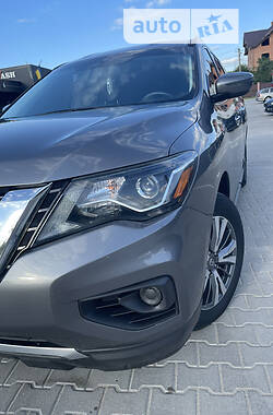 Позашляховик / Кросовер Nissan Pathfinder 2019 в 