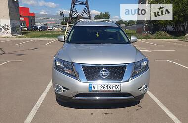 Внедорожник / Кроссовер Nissan Pathfinder 2015 в Киеве