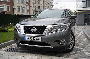 Внедорожник / Кроссовер Nissan Pathfinder 2015 в Ивано-Франковске