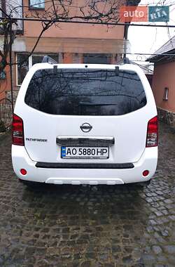 Внедорожник / Кроссовер Nissan Pathfinder 2011 в Тячеве