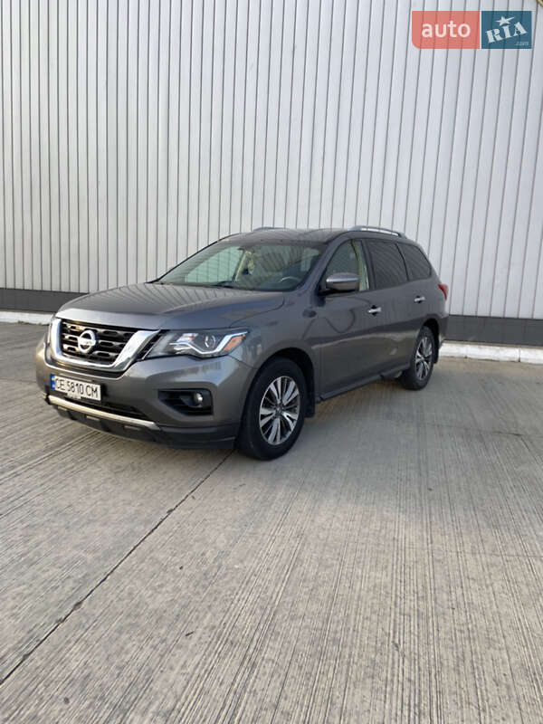 Внедорожник / Кроссовер Nissan Pathfinder 2017 в Черновцах