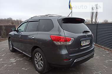 Внедорожник / Кроссовер Nissan Pathfinder 2015 в Киеве