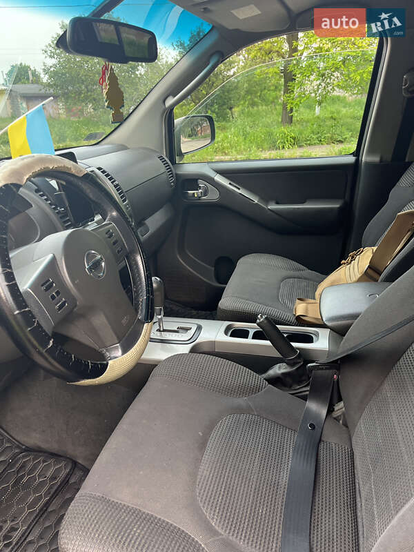 Внедорожник / Кроссовер Nissan Pathfinder 2006 в Краматорске