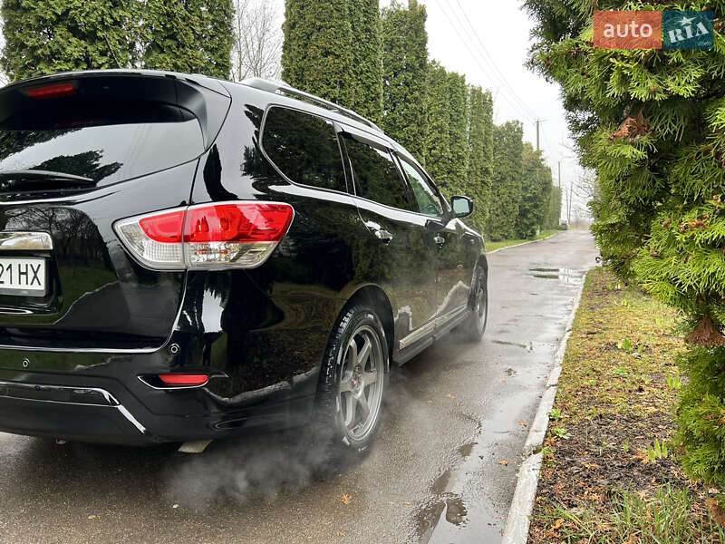 Внедорожник / Кроссовер Nissan Pathfinder 2014 в Ровно