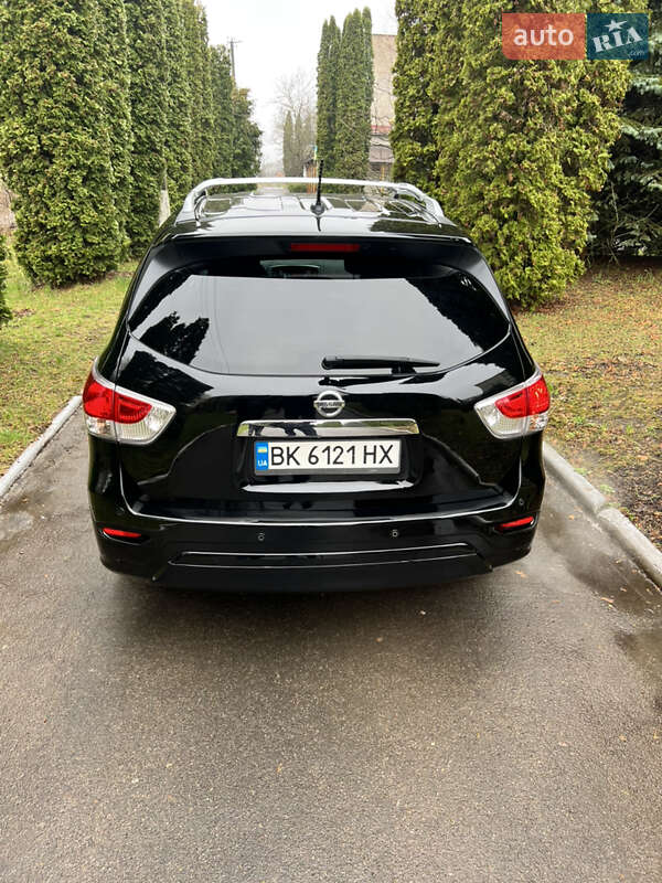 Внедорожник / Кроссовер Nissan Pathfinder 2014 в Ровно